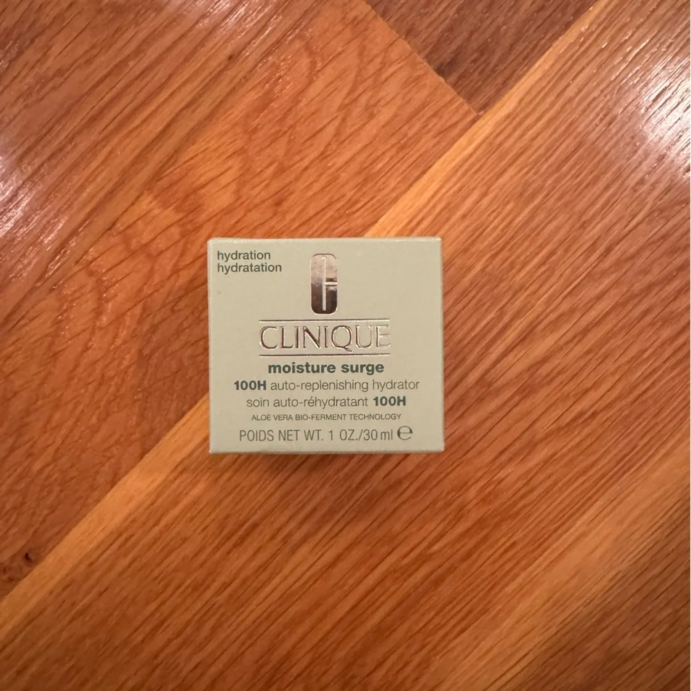 Clinique Moisture Surge™ 100H Auto-Replenishing Hydrator - Picture 3 of 7